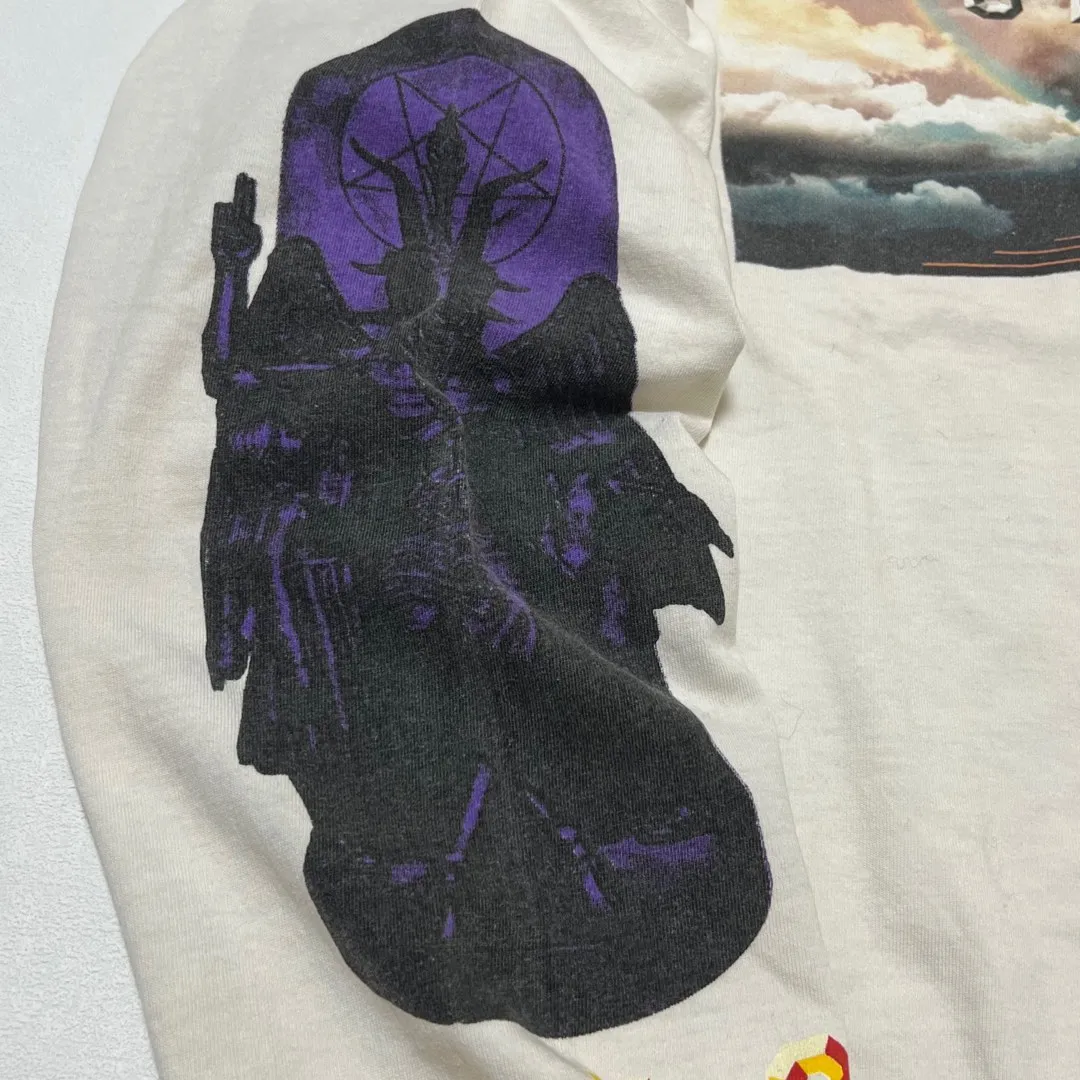 SAINT Mxxxxxx SAINT PICTURES L/S TEE/WHITE Columbia Pictures SAINT Goddess Long Sleeve Off-White S-XL Pays tribute to the Columbia Pictures Title Goddess. Full of fun. Ready-made clothes are washed. The texture is soaring. Authentic level printing is restored. Look for cylindrical seamless fabrics. It is almost meaningless if it is not a cylindrical fabric.